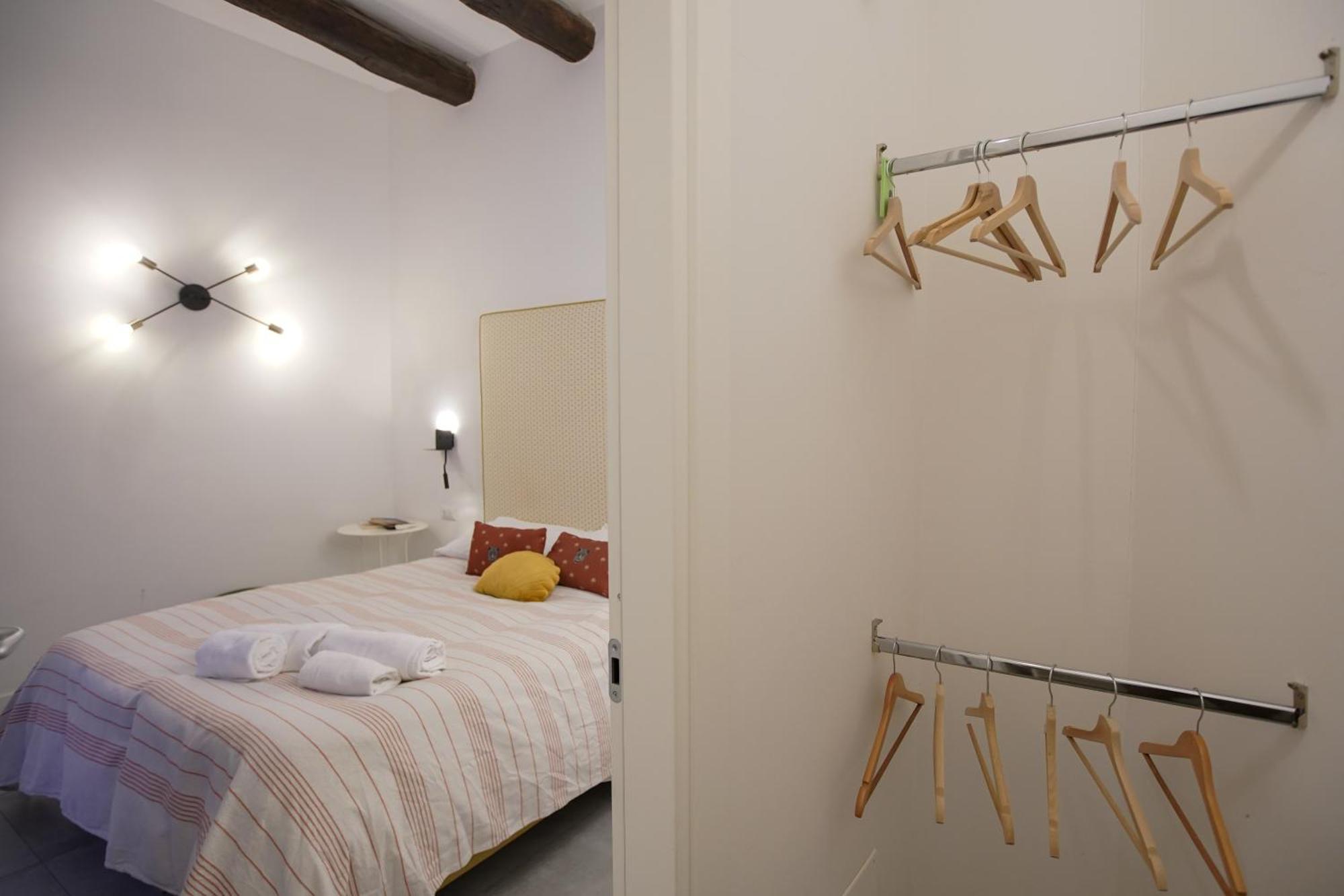 B-Montedidio Hotel Napoli Bagian luar foto
